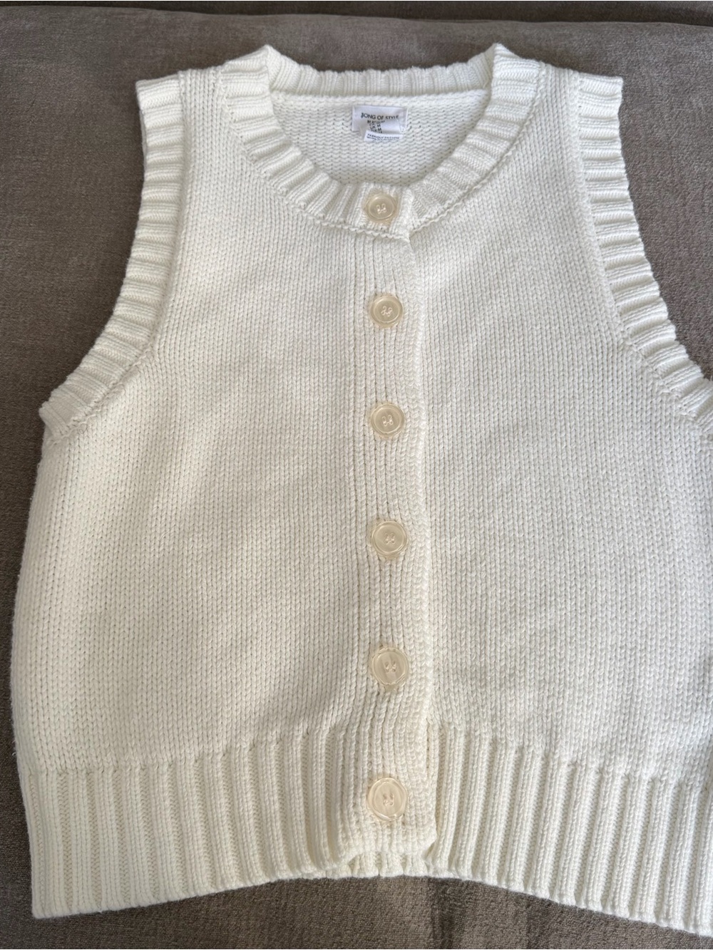 Song Of Style by Aimee Song  Sleeveless Boxy Vest Sweater off white ivory M